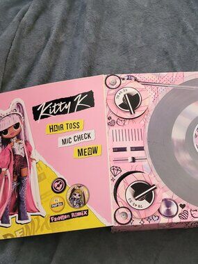 LOL Surprise! OMG Remix Pop empty boxes w/ records